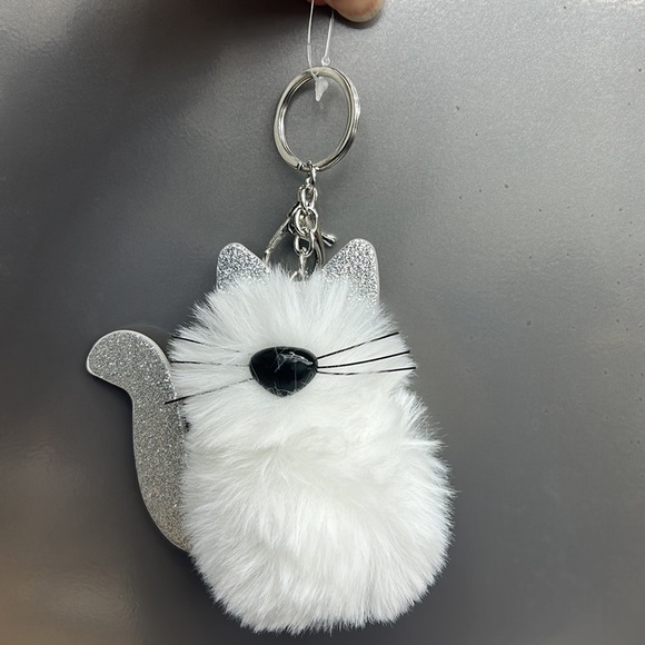 Fluffy white cat keychain, NWOT - Picture 1 of 2
